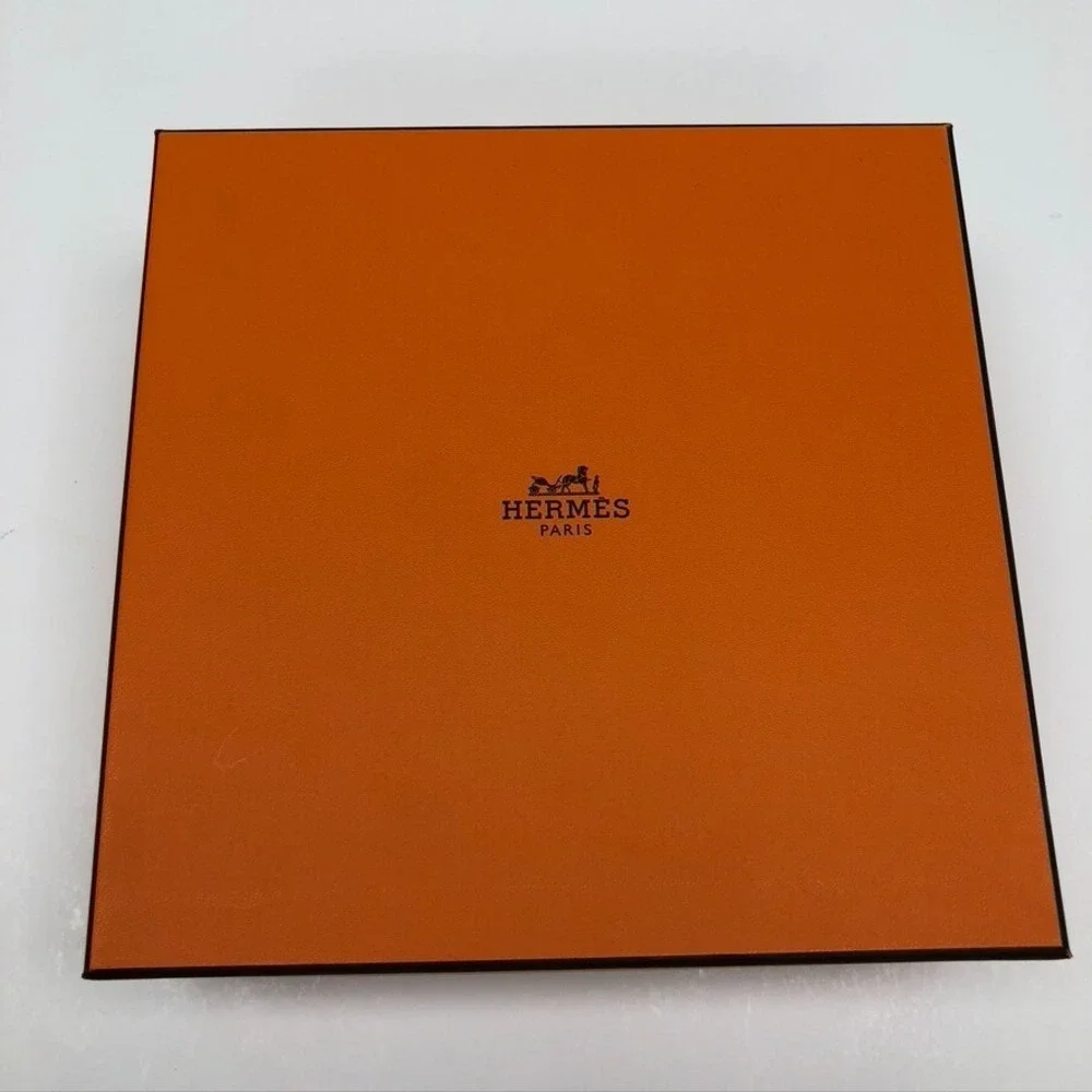 Authentic Hermes Orange Storage Gift Box Shopping Empty 8x8x2.75 Medium Square